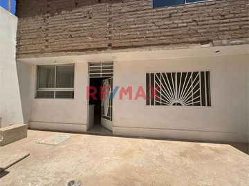 ¿Estás buscando la casa ideal para tu familia? 

Te presentamos esta hermosa casa de 3 pisos, diseñada para brindarte comodidad, estilo y una calida