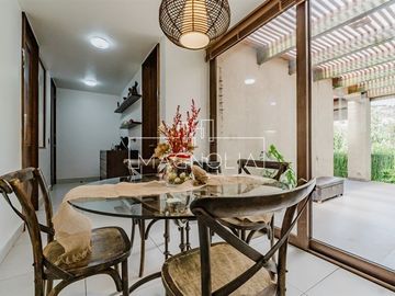 Casa en venta de 6 dorm. en Lo Barnechea
