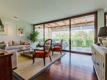 Casa en venta de 6 dorm. en Lo Barnechea