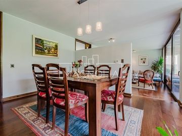 Casa en venta de 6 dorm. en Lo Barnechea