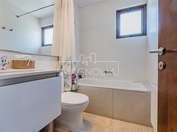 Casa en venta de 6 dorm. en Lo Barnechea