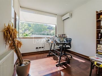 Casa en venta de 6 dorm. en Lo Barnechea