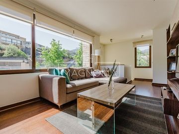 Casa en venta de 6 dorm. en Lo Barnechea