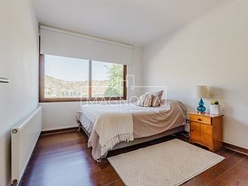 Casa en venta de 6 dorm. en Lo Barnechea