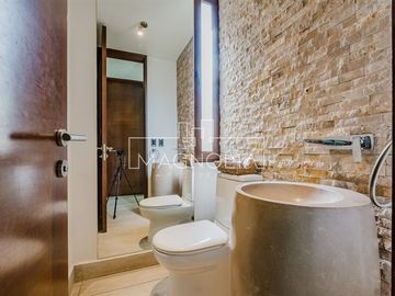 Casa en venta de 6 dorm. en Lo Barnechea