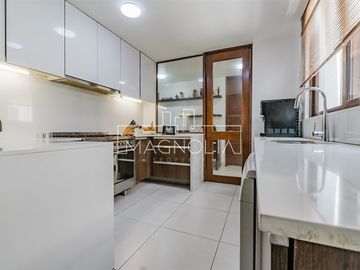 Casa en venta de 6 dorm. en Lo Barnechea