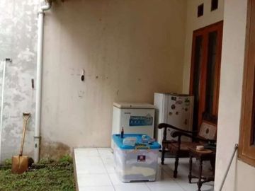 rumah siap huni dalam komplek di antapani