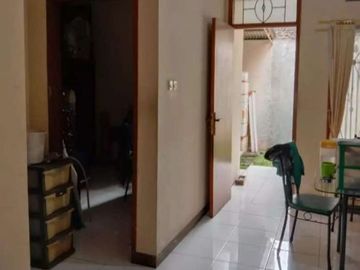 rumah siap huni dalam komplek di antapani