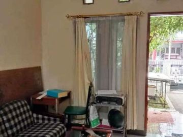 rumah siap huni dalam komplek di antapani