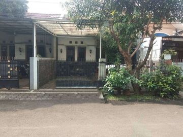 rumah siap huni dalam komplek di antapani