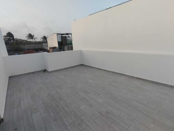 CASA EN VENTA NUEVA CON ALBERCA Y UNA REC. EN P.B. FRACC. LOMAS DIAMANTE