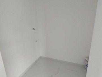 CASA EN VENTA NUEVA CON ALBERCA Y UNA REC. EN P.B. FRACC. LOMAS DIAMANTE