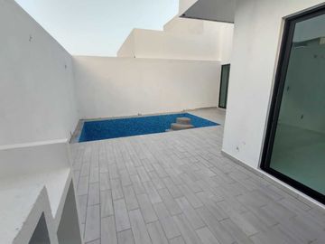 CASA EN VENTA NUEVA CON ALBERCA Y UNA REC. EN P.B. FRACC. LOMAS DIAMANTE