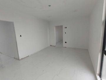 CASA EN VENTA NUEVA CON ALBERCA Y UNA REC. EN P.B. FRACC. LOMAS DIAMANTE