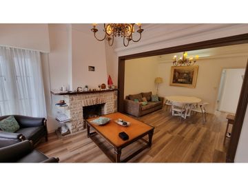Chalet de 4 ambientes con dependencia, patio y garage. Stella Maris.