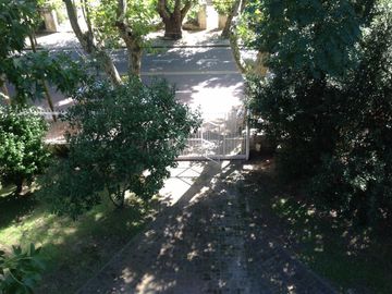 IMPONENTE PH TIPO CASA. APTO VARIOS RUBOS. TIGRE LINIERS 456.