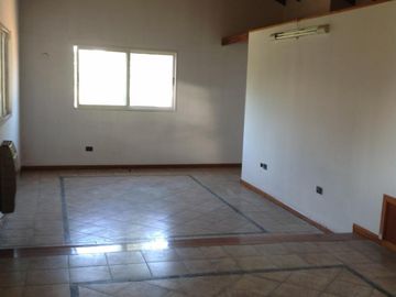 IMPONENTE PH TIPO CASA. APTO VARIOS RUBOS. TIGRE LINIERS 456.