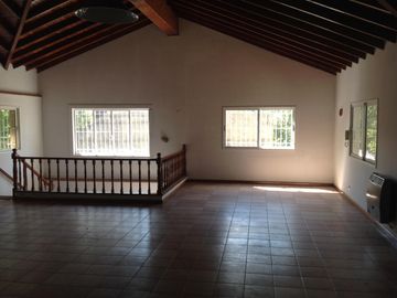 IMPONENTE PH TIPO CASA. APTO VARIOS RUBOS. TIGRE LINIERS 456.
