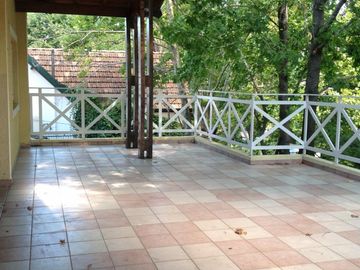 IMPONENTE PH TIPO CASA. APTO VARIOS RUBOS. TIGRE LINIERS 456.