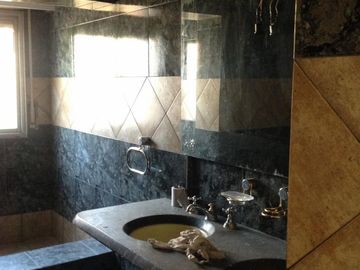 IMPONENTE PH TIPO CASA. APTO VARIOS RUBOS. TIGRE LINIERS 456.