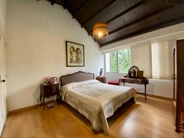 apartamento en venta en poblado aguacatala. Cod V11739