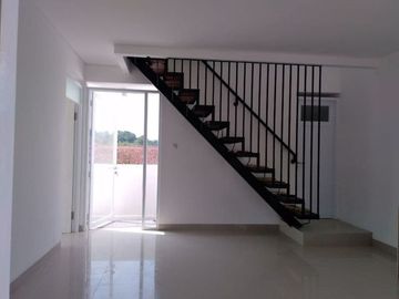 Rumah dijual mewah cantik LIMITED STOCK di pusat kota bandung Cikutra Pahlawan