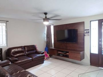CASA EN VENTA, CERRADAS DE ANAHUAC ESCOBEDO ASG
