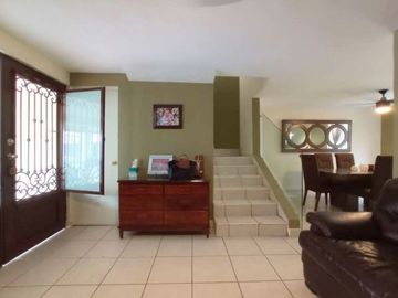 CASA EN VENTA, CERRADAS DE ANAHUAC ESCOBEDO ASG