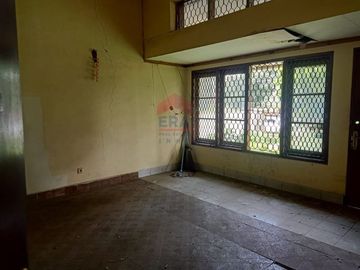 Rumah nuansa klasik Jl. Cendana Cihapit, Kec. Bandung Wetan