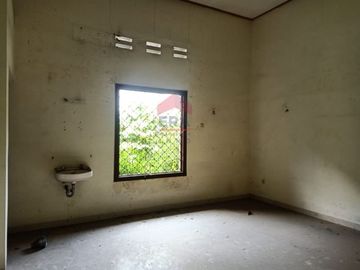 Rumah nuansa klasik Jl. Cendana Cihapit, Kec. Bandung Wetan