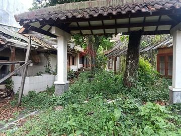Rumah nuansa klasik Jl. Cendana Cihapit, Kec. Bandung Wetan