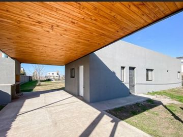 VENTA CASA EN FUNES TOWN A ESTRENAR