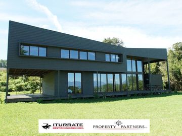 Casa Funcional y Minimalista - Loteo Alihuen Bahía Coique Lago Ranco