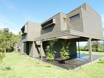 Casa Funcional y Minimalista - Loteo Alihuen Bahía Coique Lago Ranco