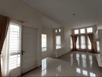 Rumah Mewah Luas Dekat Jogja City Mall