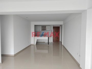 🌟 Tu Nuevo Hogar con la Mejor Vista de la Ciudad 🏡🌆

Descubre este moderno y espacioso departamento de 87 m² en el 7mo piso, ubicado en la exclusiva