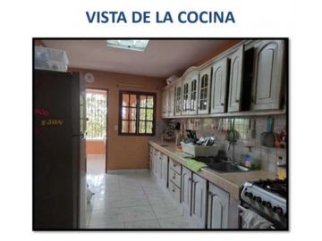 VENDO CASA AMPLIA EN LA CHORRERA GUADALUPE EL NAZARENO 4R