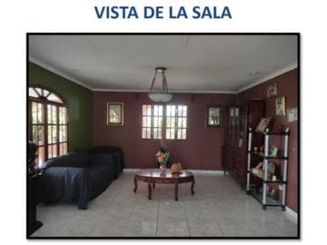VENDO CASA AMPLIA EN LA CHORRERA GUADALUPE EL NAZARENO 4R