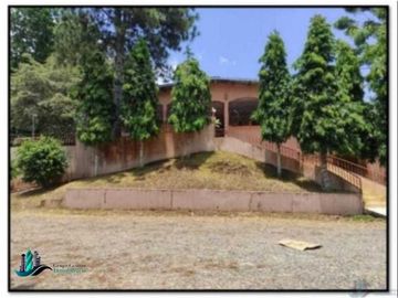 VENDO CASA AMPLIA EN LA CHORRERA GUADALUPE EL NAZARENO 4R