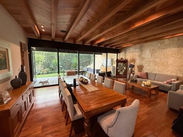 CASA DE LUJO EN EL PEDREGAL