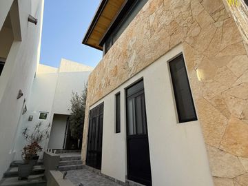CASA DE LUJO EN EL PEDREGAL