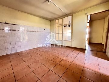 Casa en Venta en A pocos pasos de la intersección de Calle Hochstetter y Avda. Alemania, Mall Portal Temuco, Casino Dreams, Colegio Alemán, cercana a