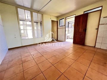 Casa en Venta en A pocos pasos de la intersección de Calle Hochstetter y Avda. Alemania, Mall Portal Temuco, Casino Dreams, Colegio Alemán, cercana a