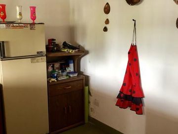 Chalet de dos plantas con taller/galpon en esquina - Monte Grande