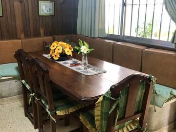 Chalet de dos plantas con taller/galpon en esquina - Monte Grande
