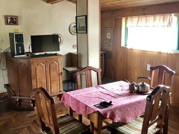Chalet de dos plantas con taller/galpon en esquina - Monte Grande