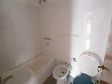 HERMOSO DEPARTAMENTO 1 DORMITORIO A MEDIA CUADRA DEL BUEN PASTOR.