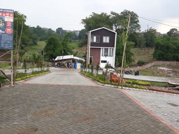 Promo Rumah 2 Lt di Teluk Bayur dekat Araya Kota Malang