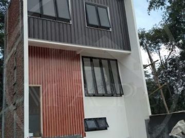 Promo Rumah 2 Lt di Teluk Bayur dekat Araya Kota Malang