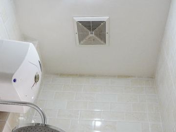 BANTING HARGA! RUMAH MURAH TERBAIK 3 LANTAI DI DEKAT PUSAT WISATA JIMBARAN